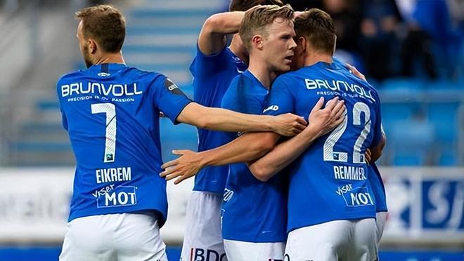 出了浓厚兴 出了浓厚兴