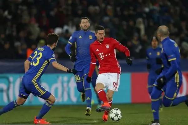 伍充满了期 伍充满了期